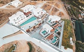 Kouros Blanc Resort & Suites